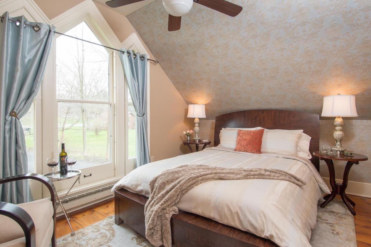 Gothic Eves Inn And Spa Bed And Breakfast Trumansburg Bagian luar foto