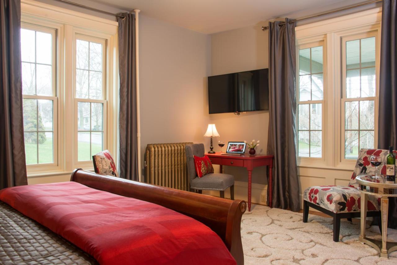 Gothic Eves Inn And Spa Bed And Breakfast Trumansburg Bagian luar foto