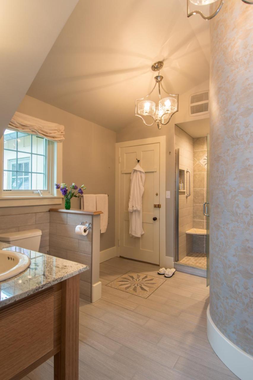Gothic Eves Inn And Spa Bed And Breakfast Trumansburg Bagian luar foto