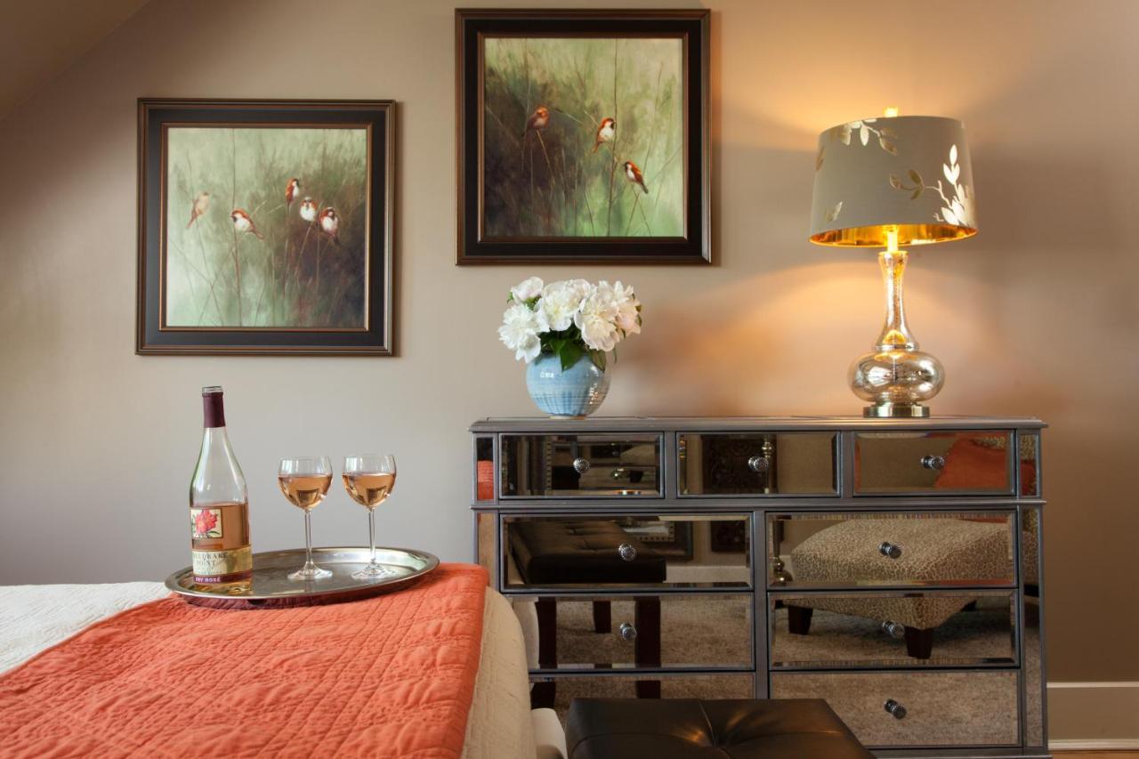 Gothic Eves Inn And Spa Bed And Breakfast Trumansburg Bagian luar foto