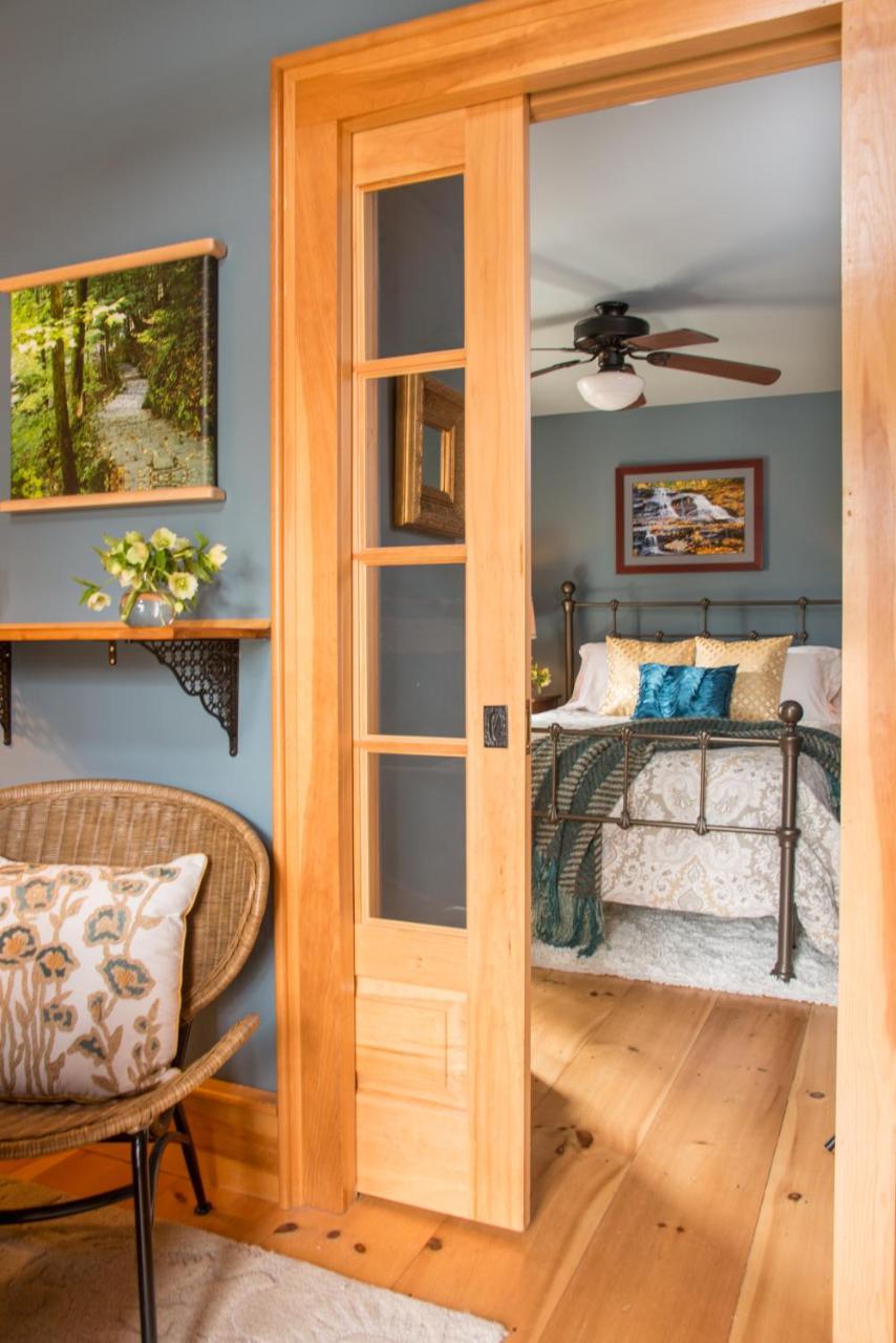 Gothic Eves Inn And Spa Bed And Breakfast Trumansburg Bagian luar foto