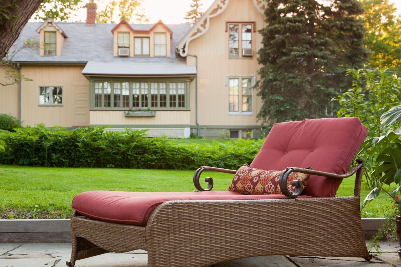 Gothic Eves Inn And Spa Bed And Breakfast Trumansburg Bagian luar foto